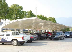 陽(yáng)泉膜結(jié)構(gòu)車(chē)棚【廠家直銷】陽(yáng)泉膜結(jié)構(gòu)停車(chē)棚,張拉膜車(chē)棚