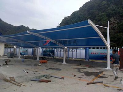 ?呂梁膜結(jié)構(gòu)充電站停車(chē)棚【廠(chǎng)家直銷(xiāo)】 　　