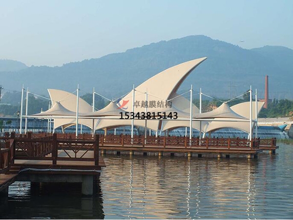 膜材料自己沒有抗壓和抗彎剛度！