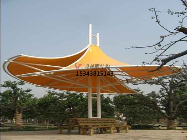 焦作商業(yè)廣場<font color='red'>張拉膜結(jié)構(gòu)</font>景觀棚/雨棚設(shè)計搭建