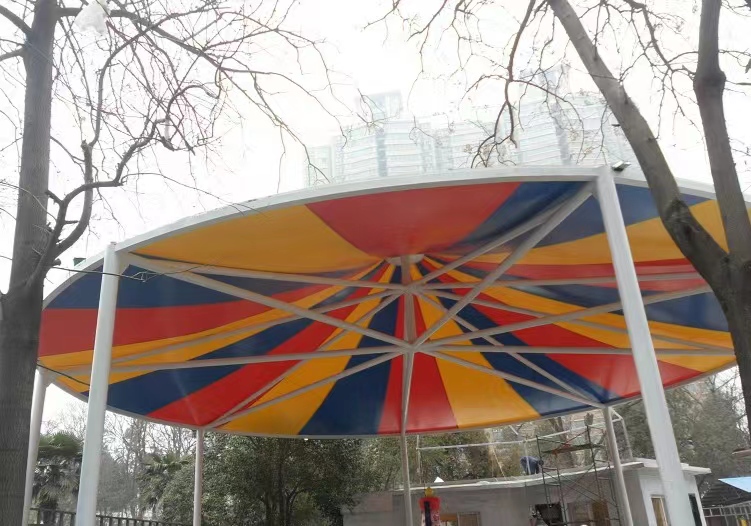 炎炎夏日，游樂場遮陽棚引領清涼潮流