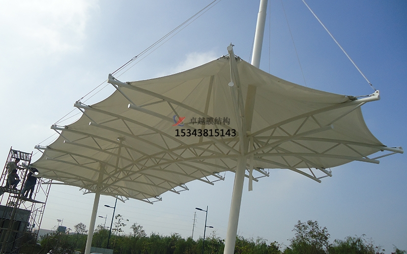 選擇張拉膜結(jié)構(gòu)必須要具備哪些性能？