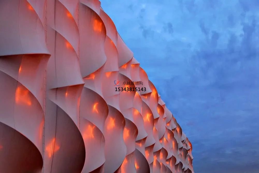 曲線時(shí)代，可彎可曲的膜結(jié)構(gòu)