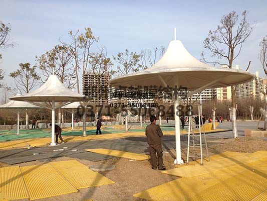 西安張拉膜遮陽棚生產(chǎn)廠家設(shè)計施工【西安鐵道學(xué)校張拉膜遮陽棚】等項目